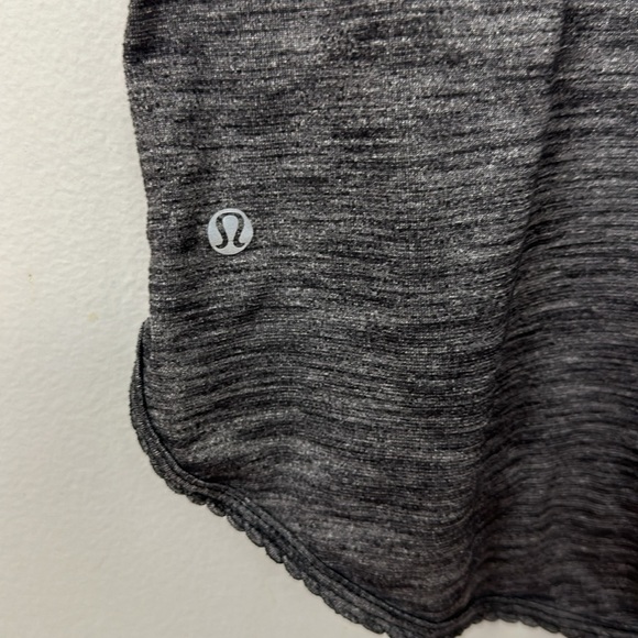 Lululemon 105 F Singlet Heathered Black Sz 6 - Picture 13 of 15